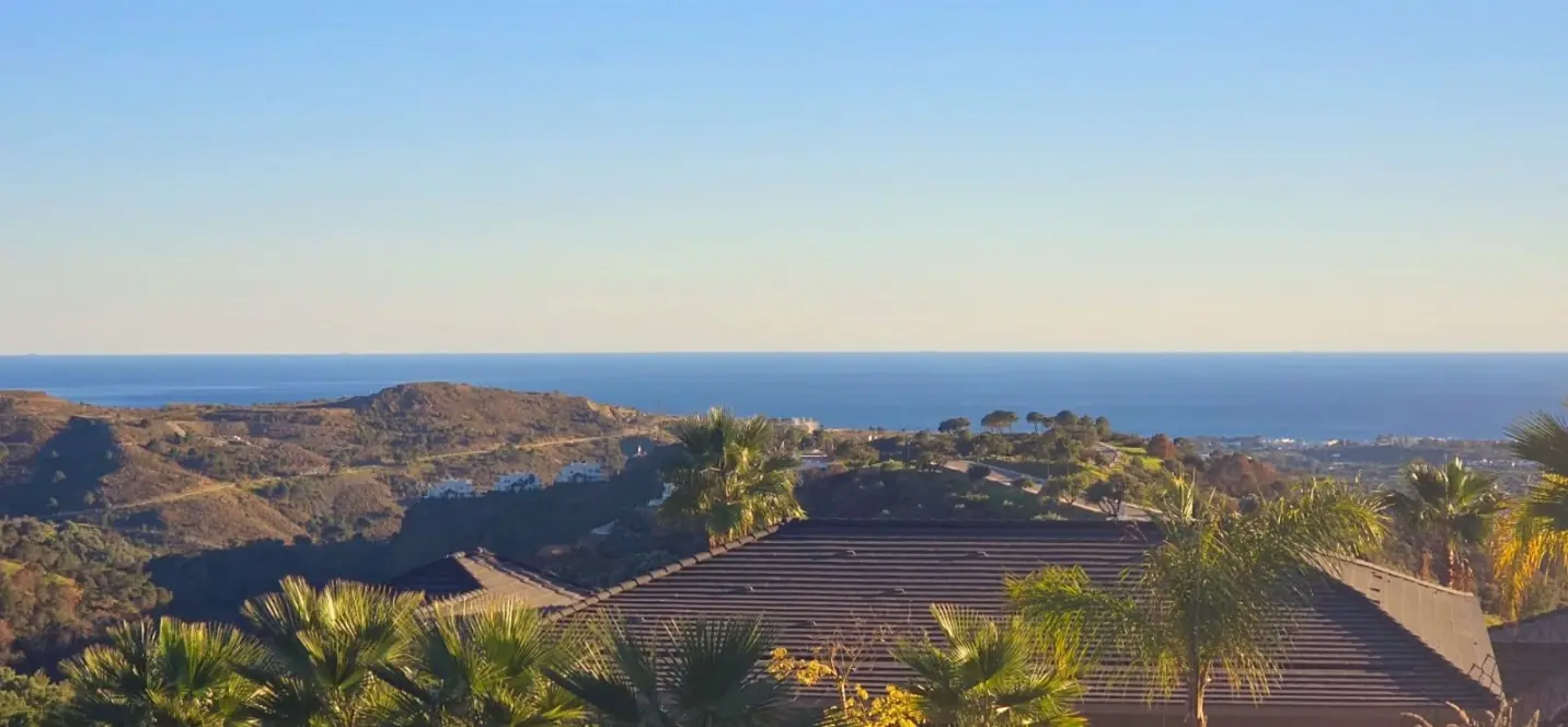 Sale of residential plot in Benahavís 2