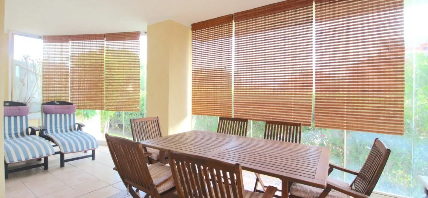 Venta de apartamento en planta baja en Bahía de Marbella 2