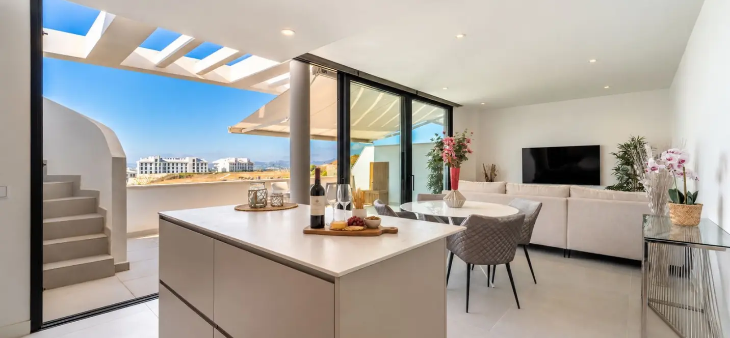 Sale of penthouse in Fuengirola 0