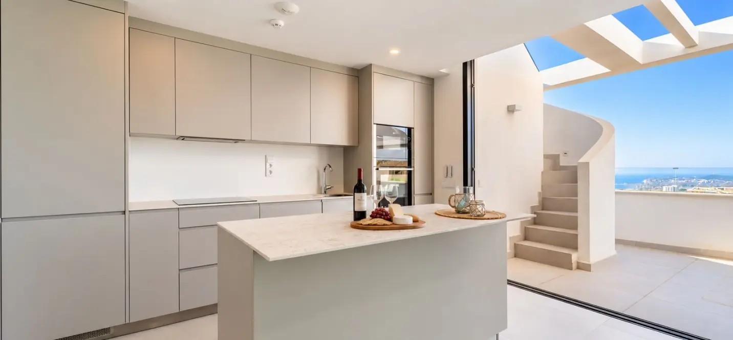 Sale of penthouse in Fuengirola 3