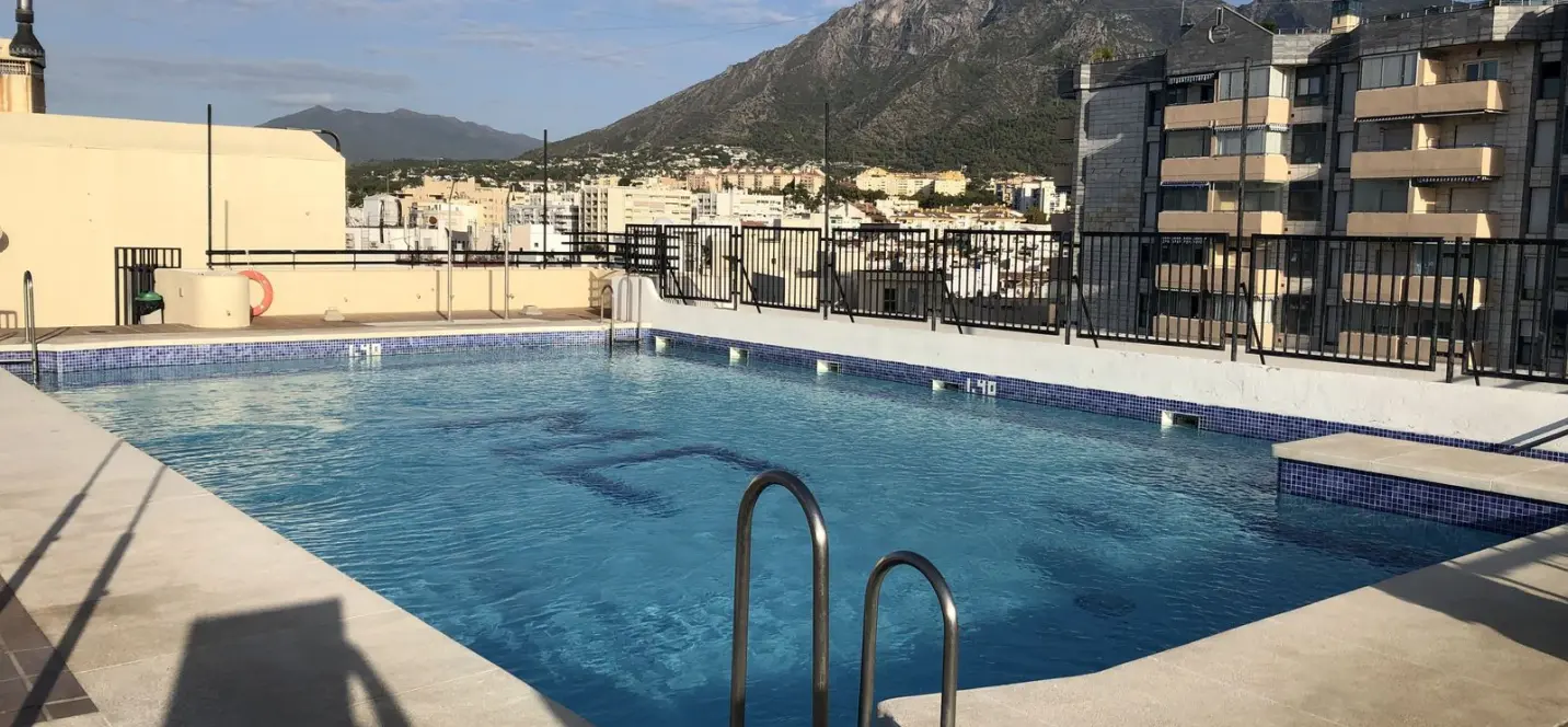 Sale of middle floor apartment in Marbella 0