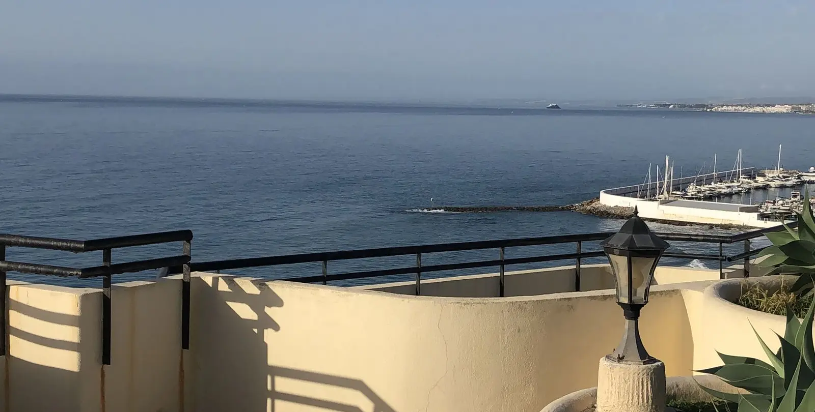 Sale of middle floor apartment in Marbella 2