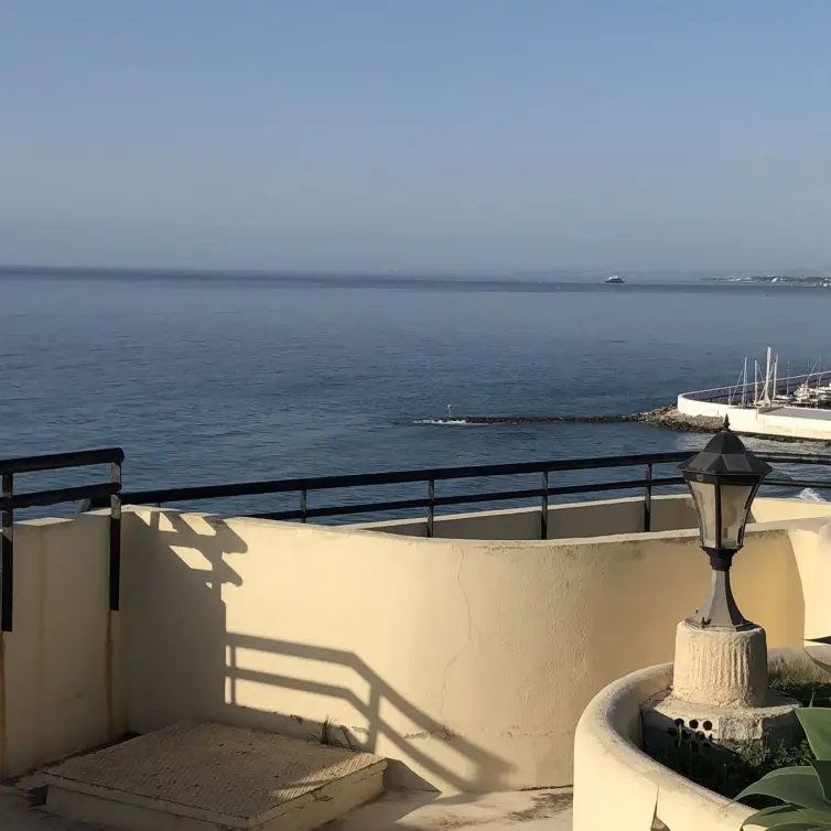 Sale of middle floor apartment in Marbella