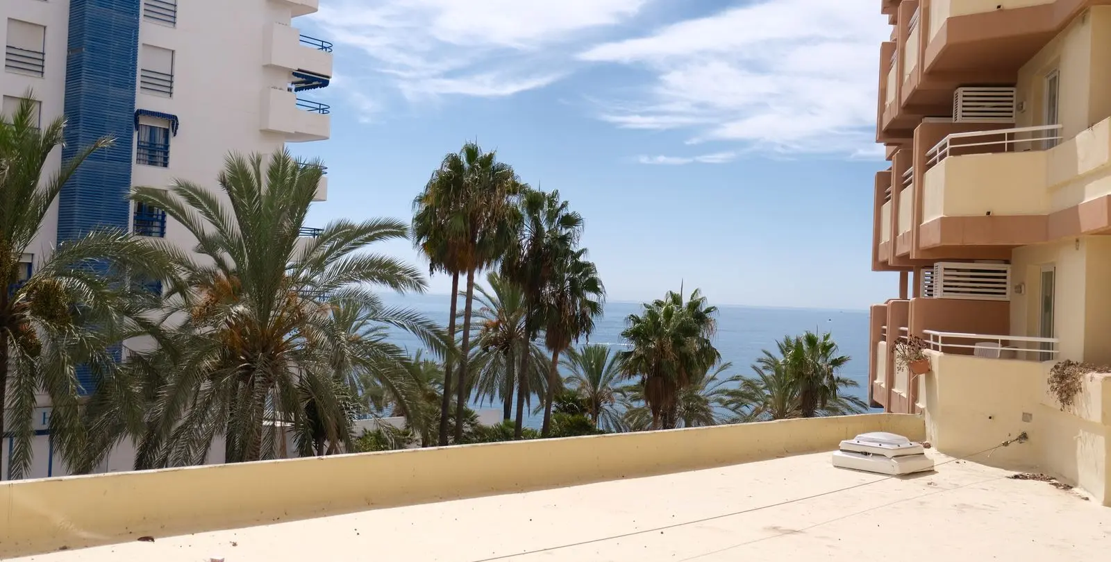 Sale of middle floor apartment in Marbella 3