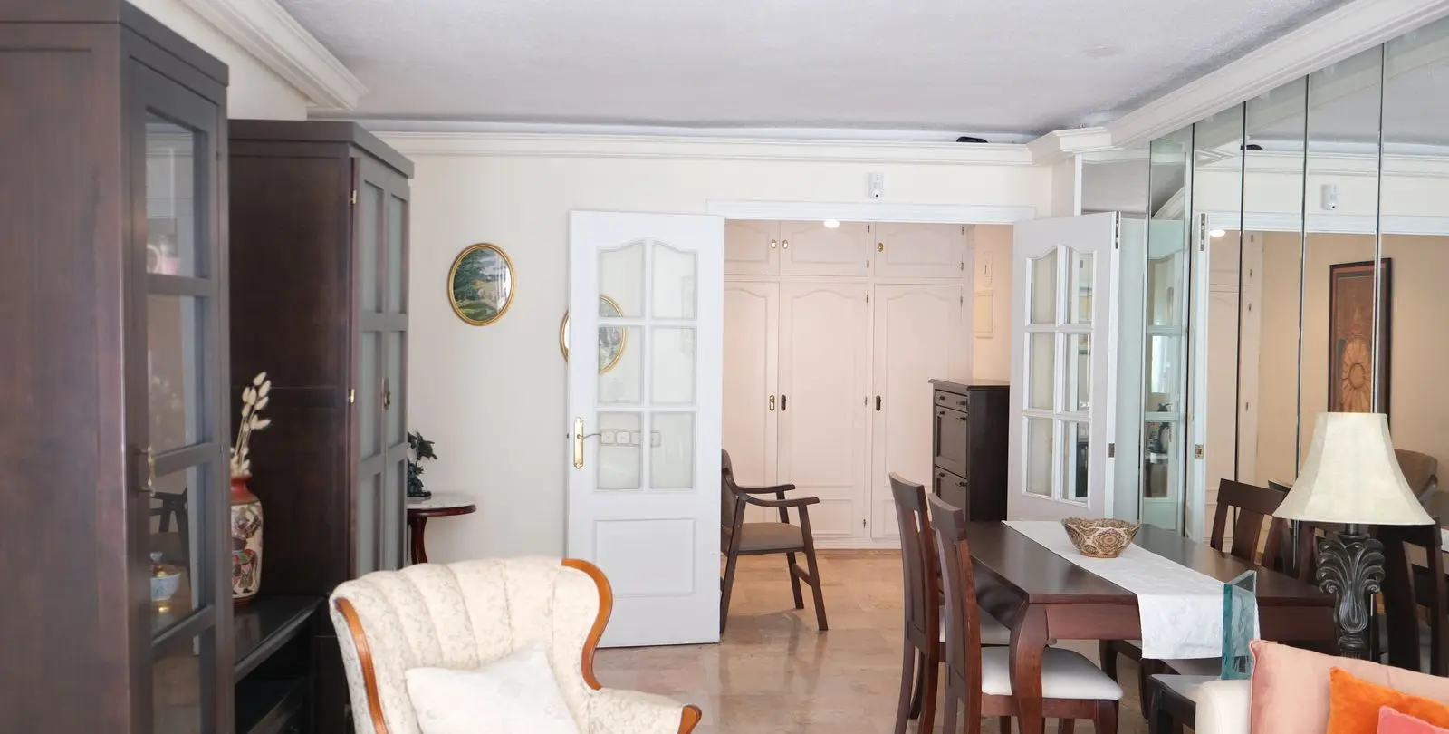 Sale of middle floor apartment in Marbella 4