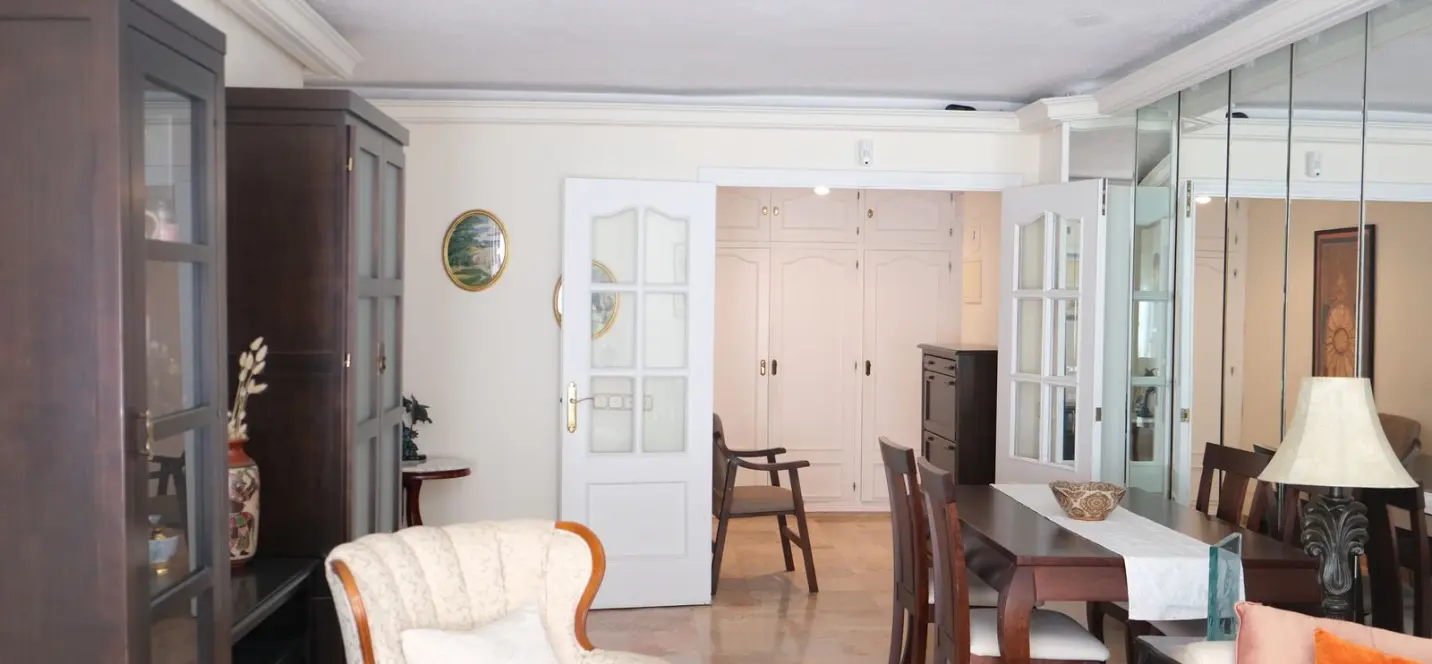 Sale of middle floor apartment in Marbella 3