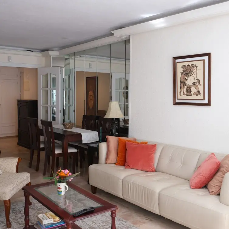 Sale of middle floor apartment in Marbella