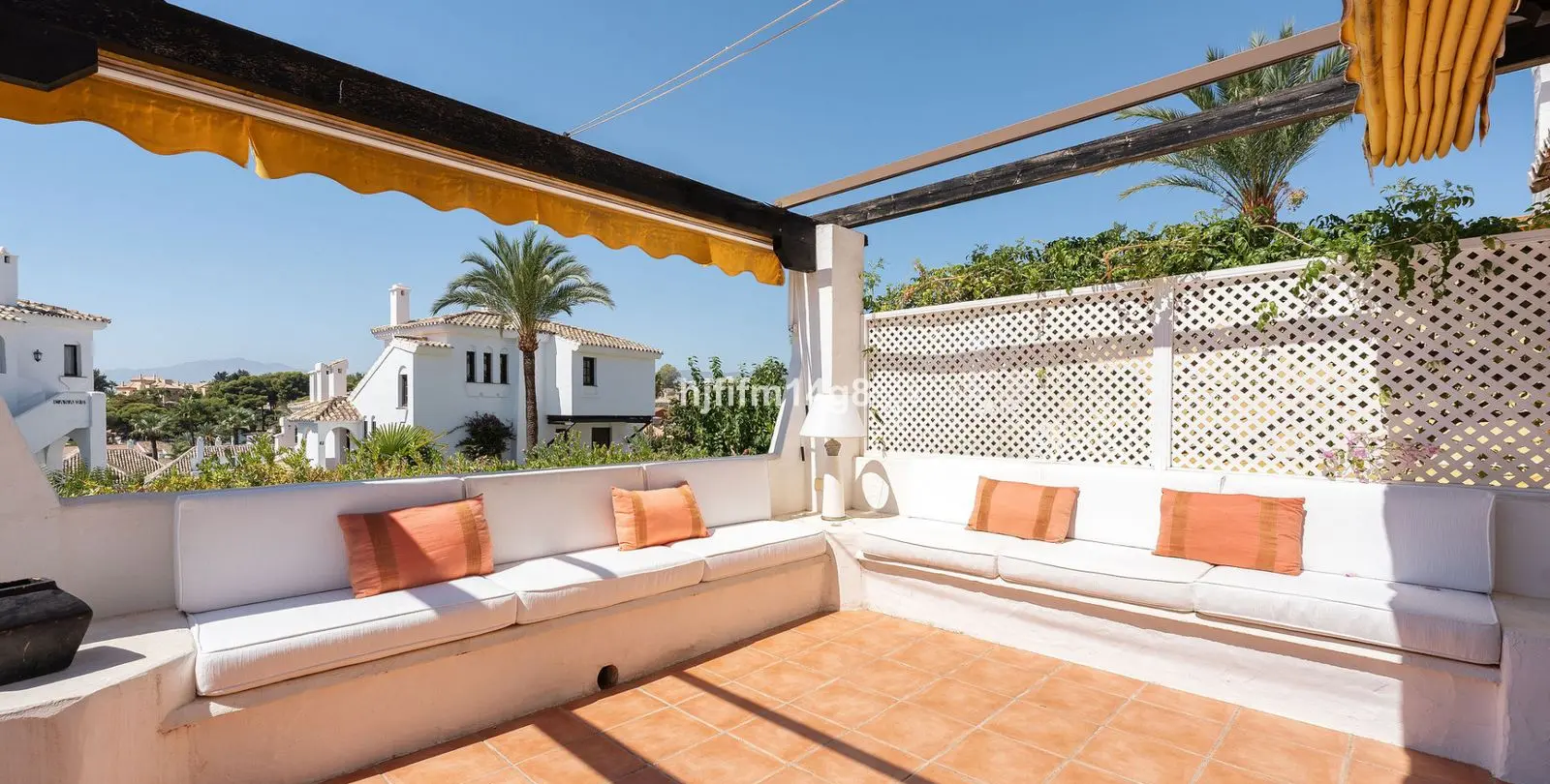 Sale of ground floor apartment in Nueva Andalucía 1