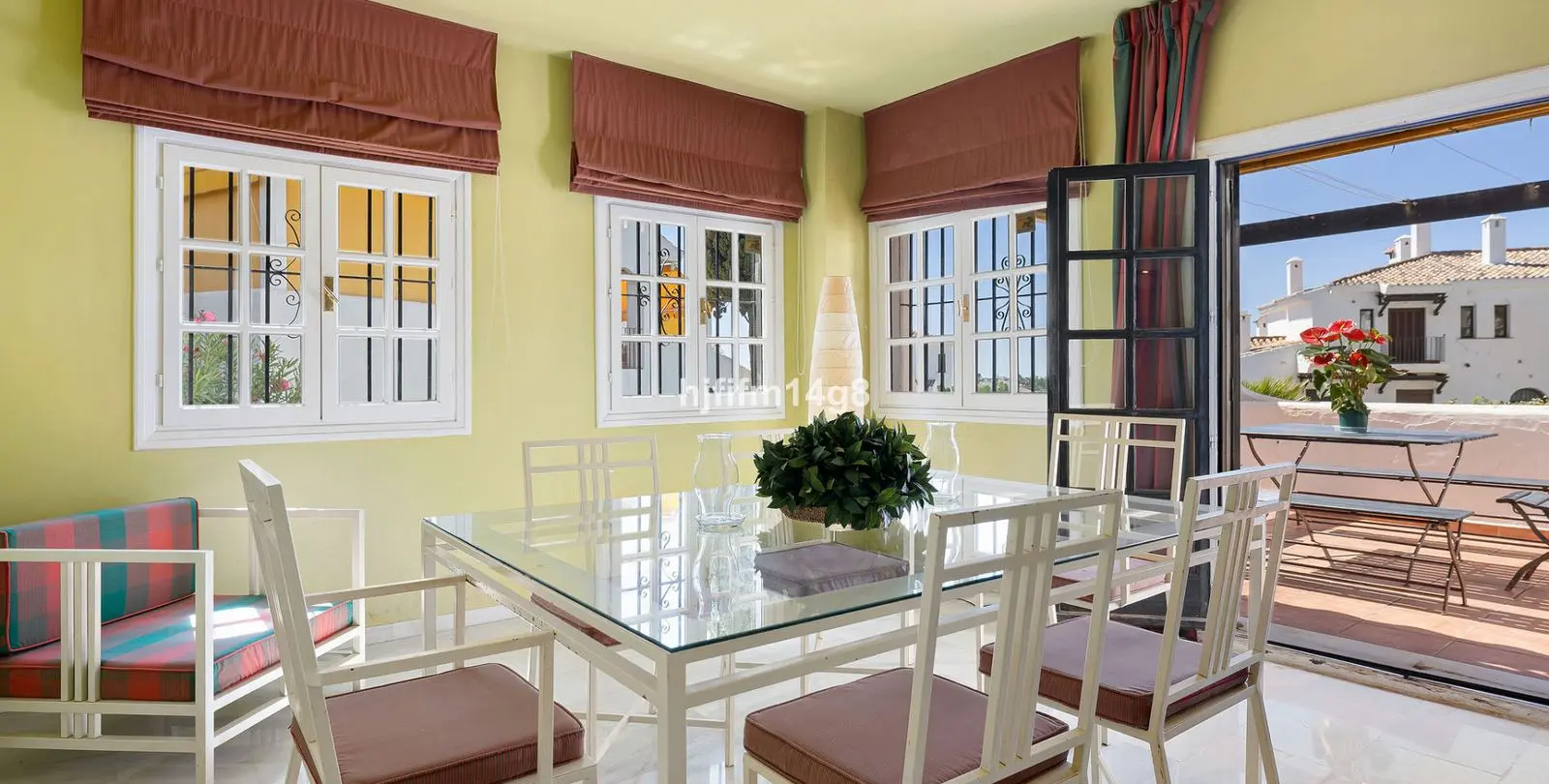 Sale of ground floor apartment in Nueva Andalucía 6