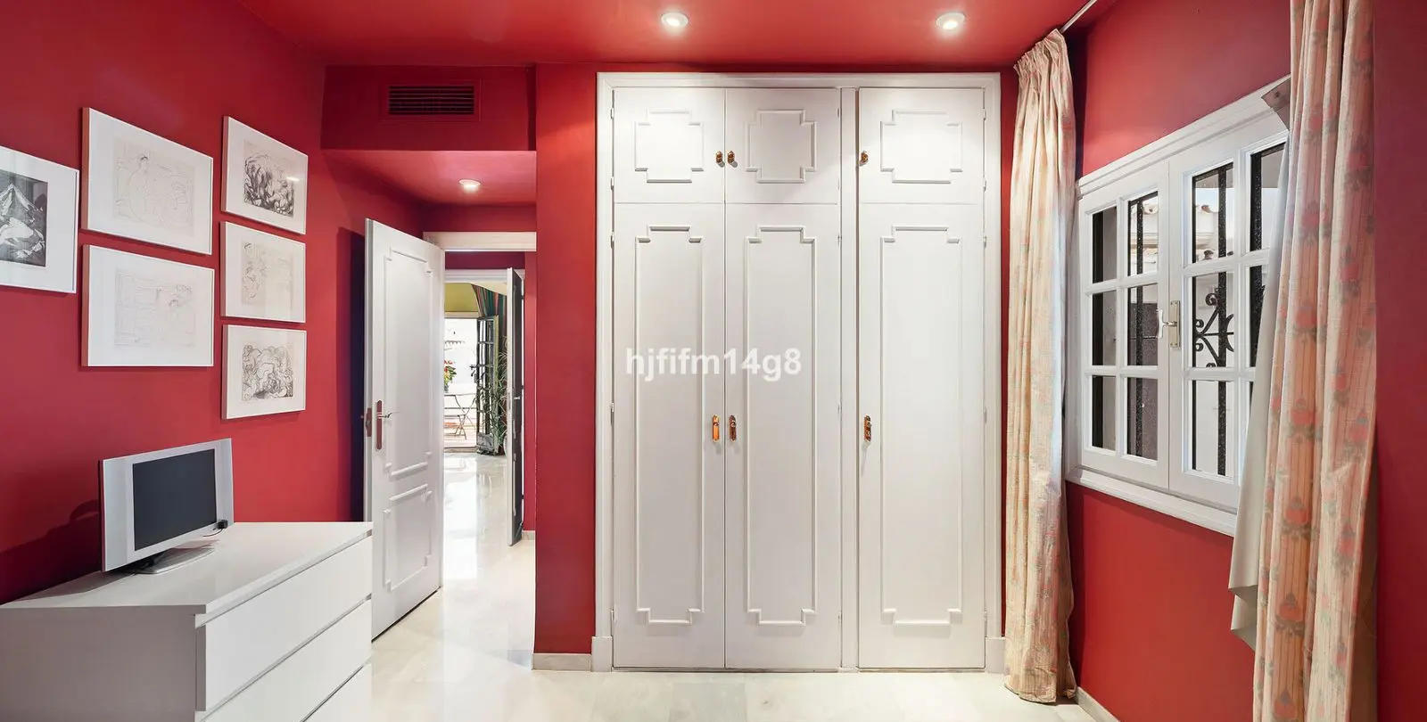 Sale of ground floor apartment in Nueva Andalucía 14