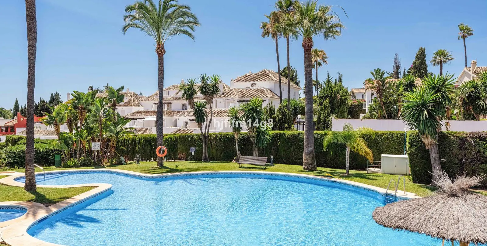Sale of ground floor apartment in Nueva Andalucía 18
