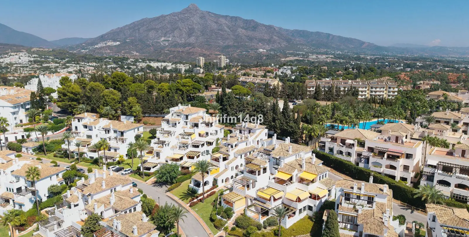 Sale of ground floor apartment in Nueva Andalucía 21