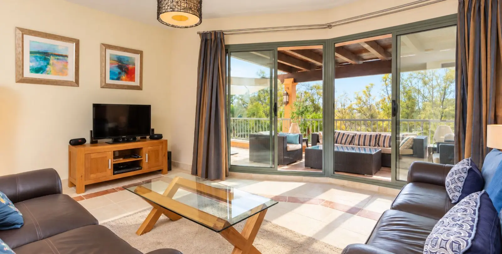 Sale of penthouse in Estepona 4