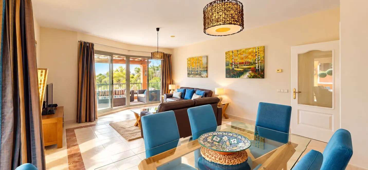 Sale of penthouse in Estepona 4
