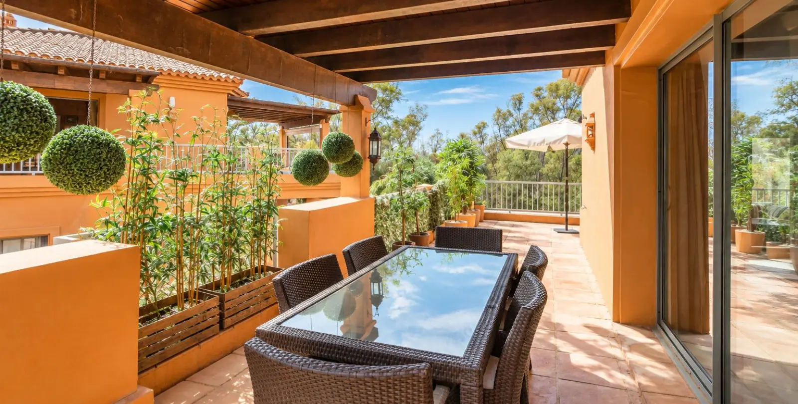 Sale of penthouse in Estepona 6