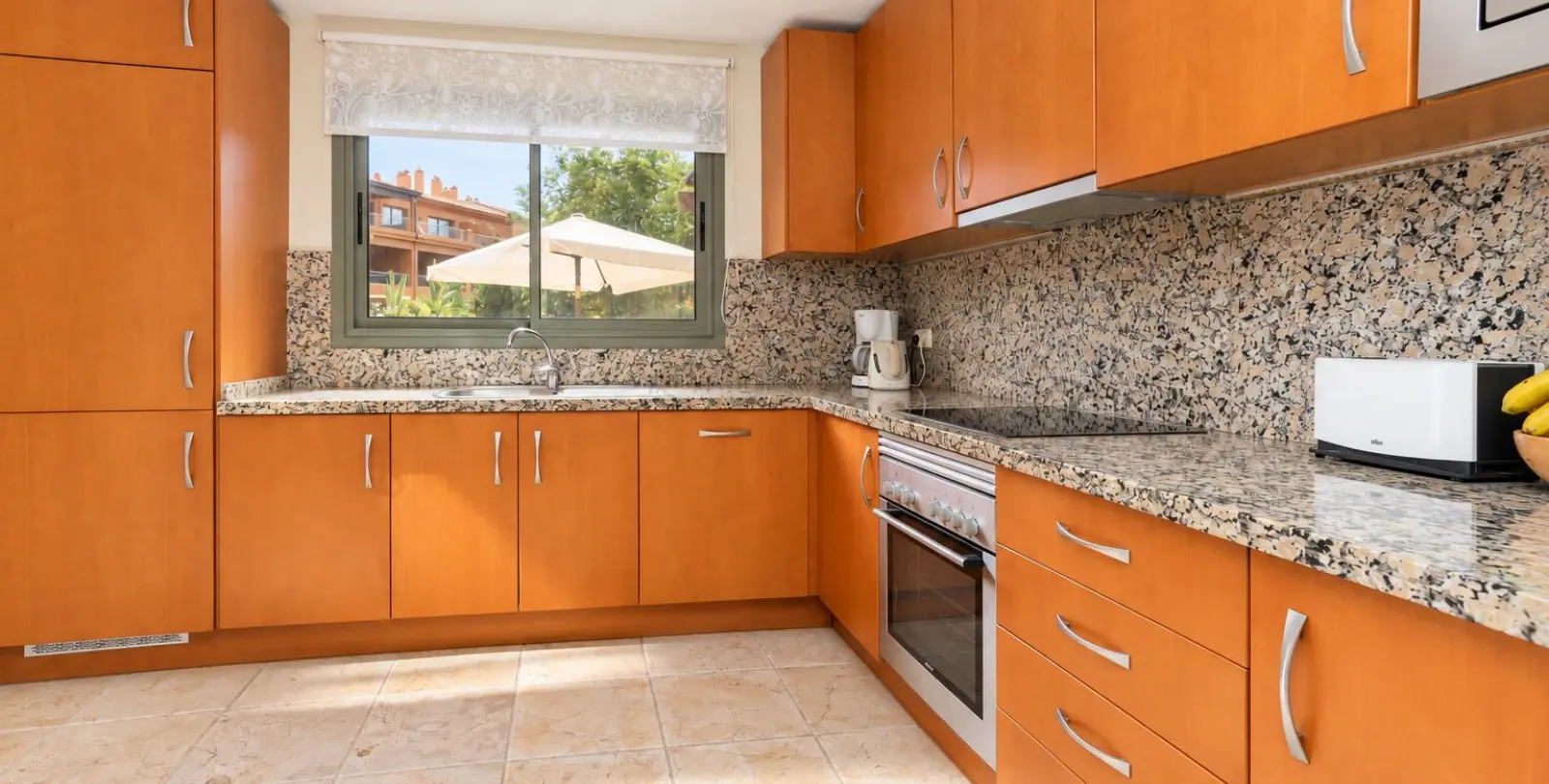 Sale of penthouse in Estepona 7