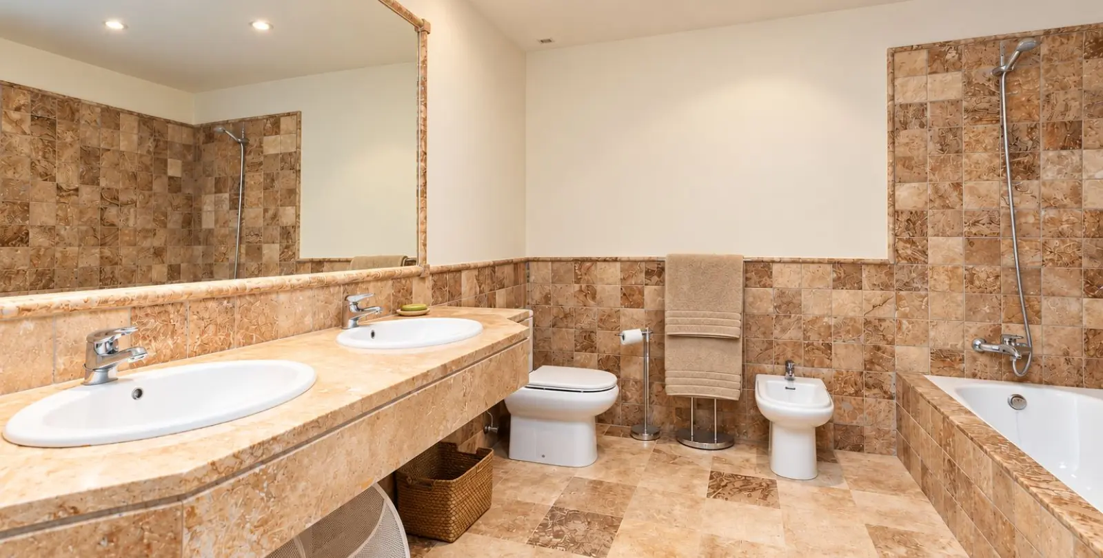 Sale of penthouse in Estepona 13