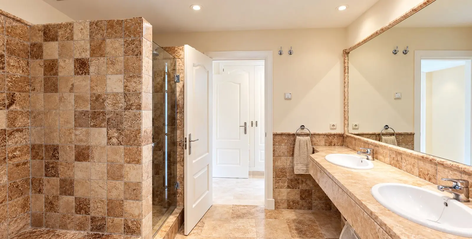 Sale of penthouse in Estepona 14
