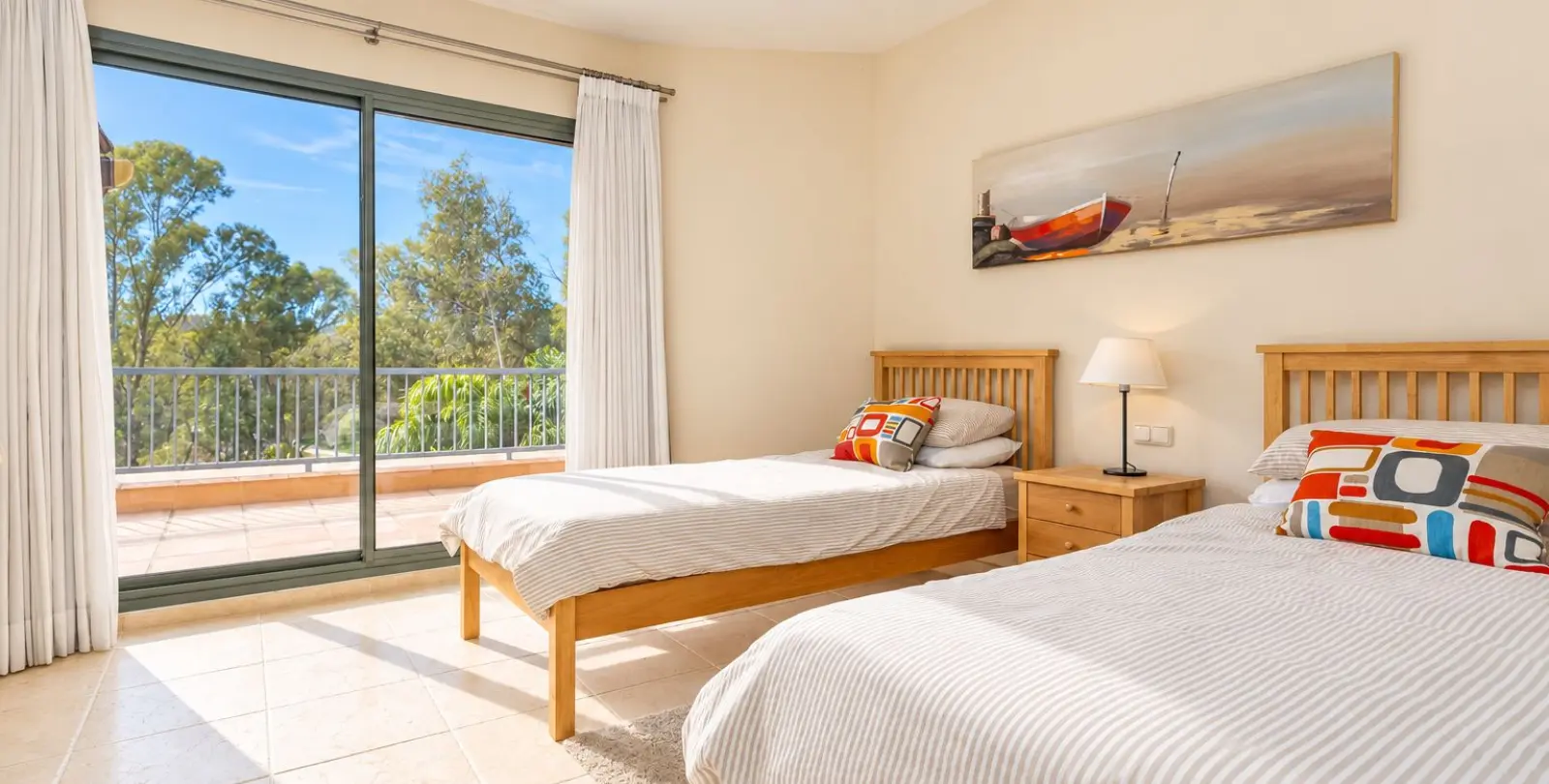 Sale of penthouse in Estepona 15