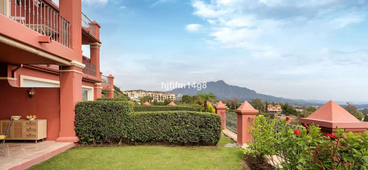 Sale of townhouse in Monte Halcones 2
