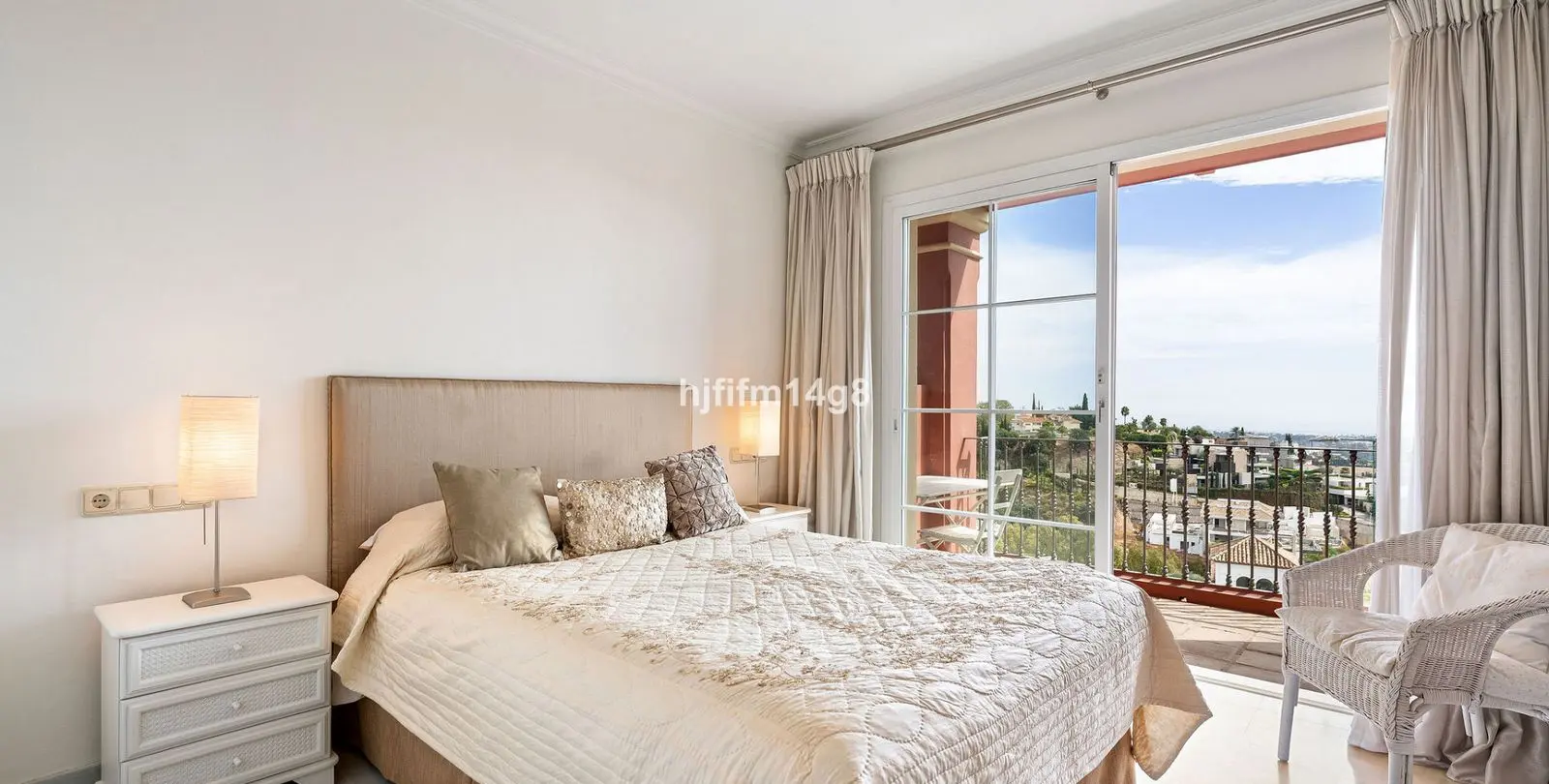 Sale of townhouse in Monte Halcones 14