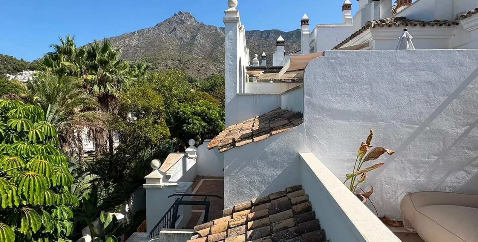 Sale of penthouse duplex in Sierra Blanca 10
