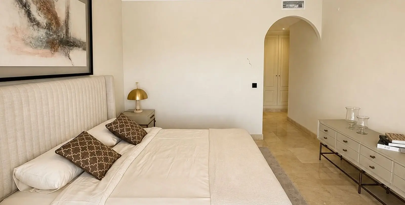 Sale of penthouse duplex in Sierra Blanca 11