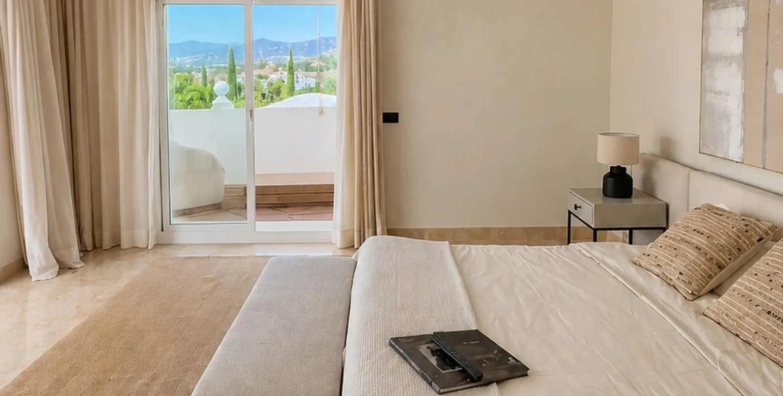 Sale of penthouse duplex in Sierra Blanca 18