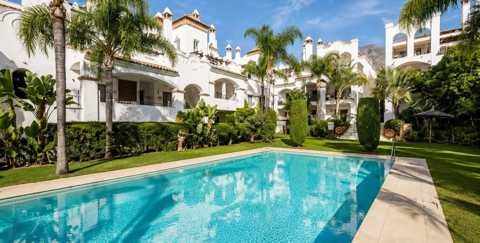 Sale of penthouse duplex in Sierra Blanca 28