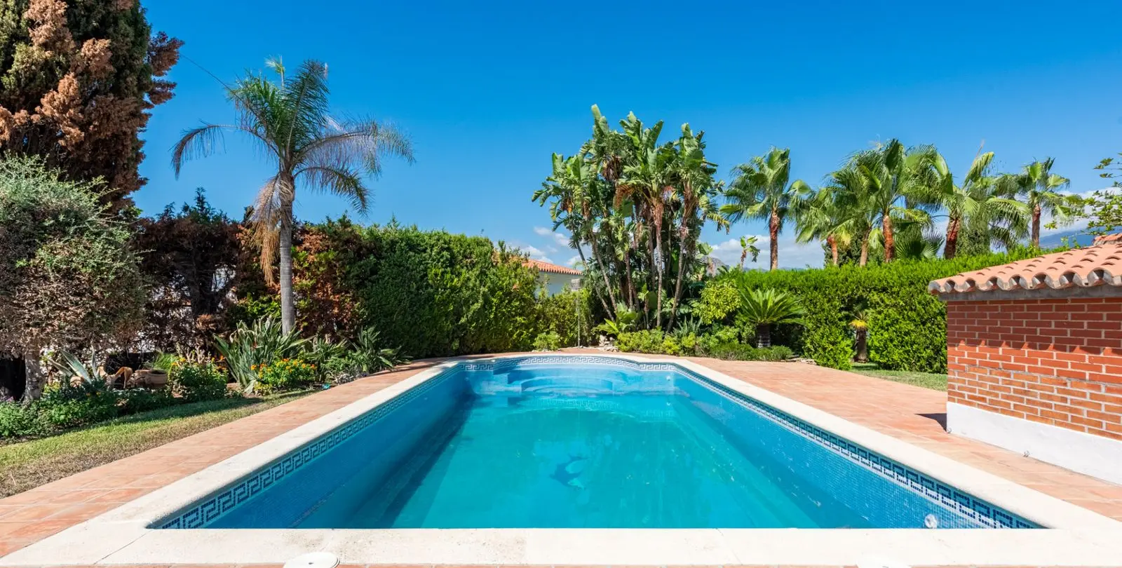 Sale of detached villa in Atalaya 2