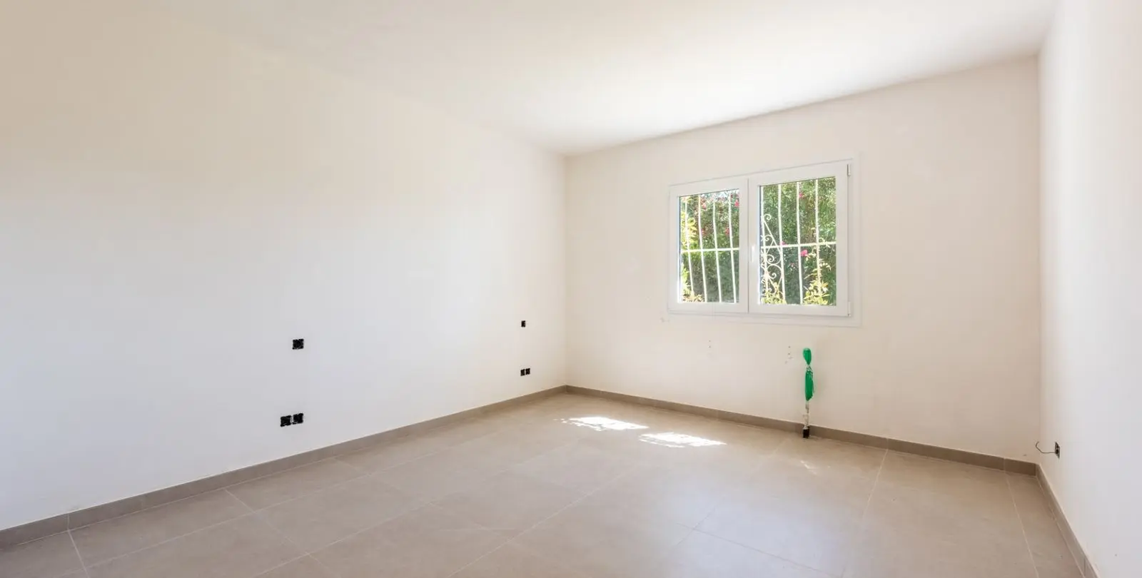 Sale of detached villa in Atalaya 8