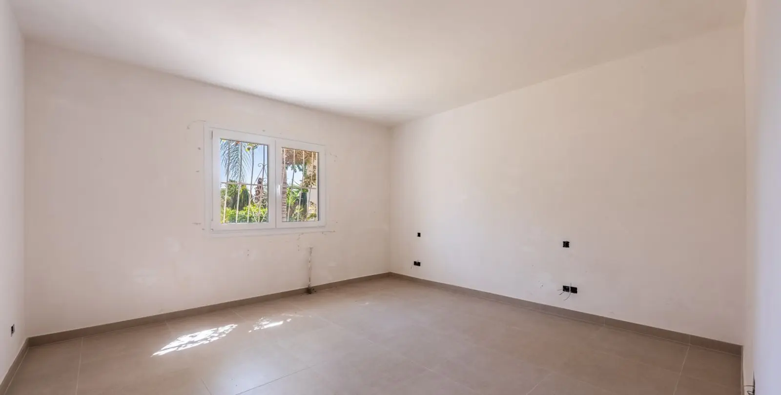 Sale of detached villa in Atalaya 9