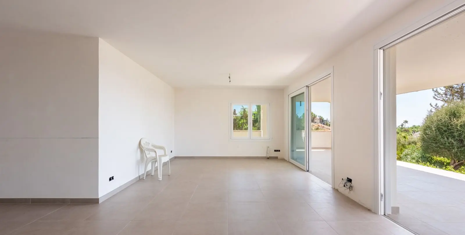 Sale of detached villa in Atalaya 11