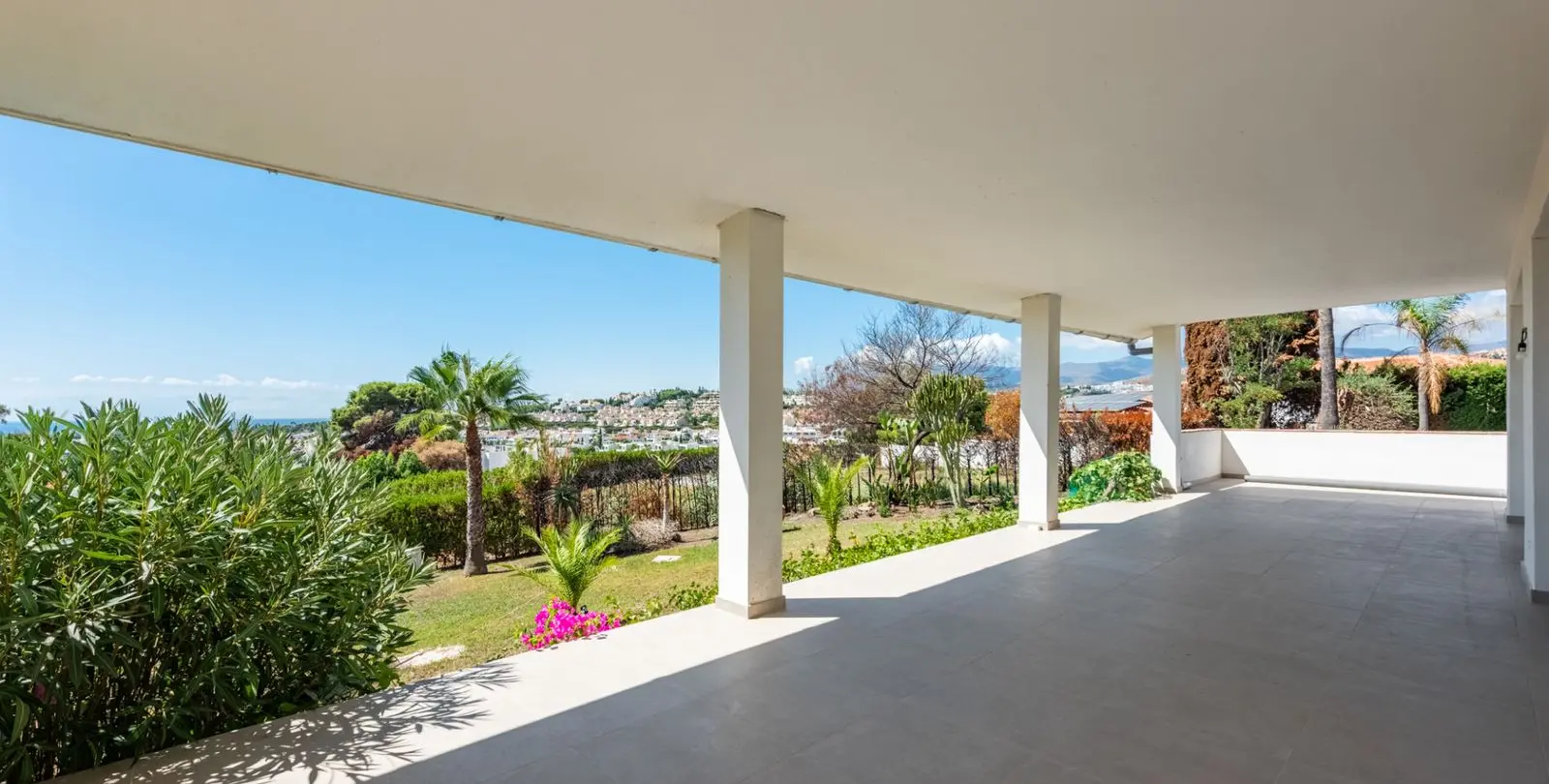Sale of detached villa in Atalaya 16