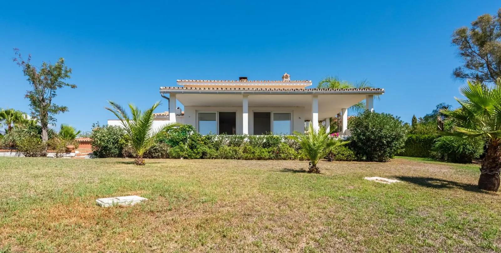 Sale of detached villa in Atalaya 24