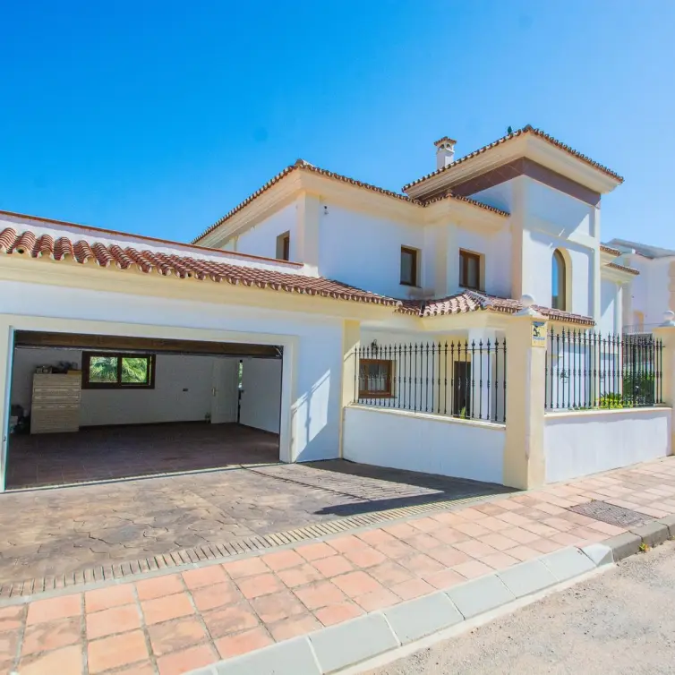Sale of detached villa in La Cala Golf