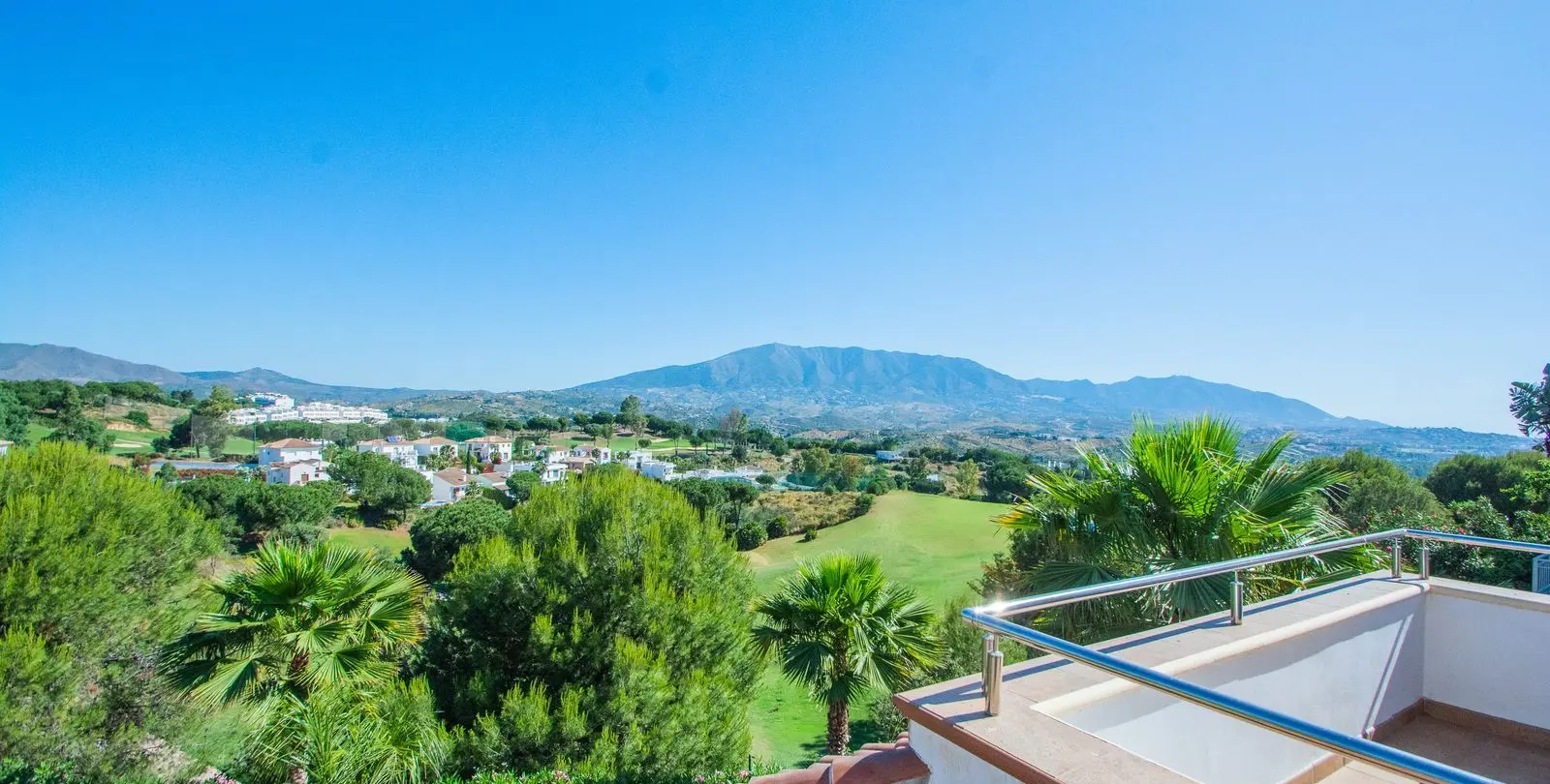 Sale of detached villa in La Cala Golf 18