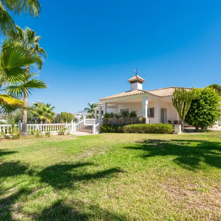 Venta de villa independiente en Atalaya