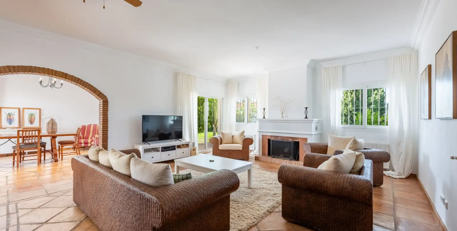 Sale of detached villa in Atalaya 4