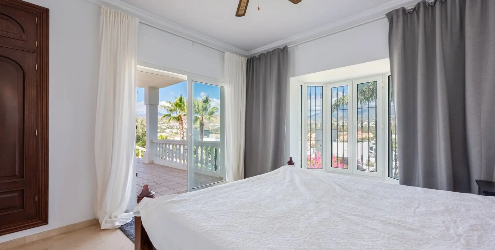Sale of detached villa in Atalaya 8