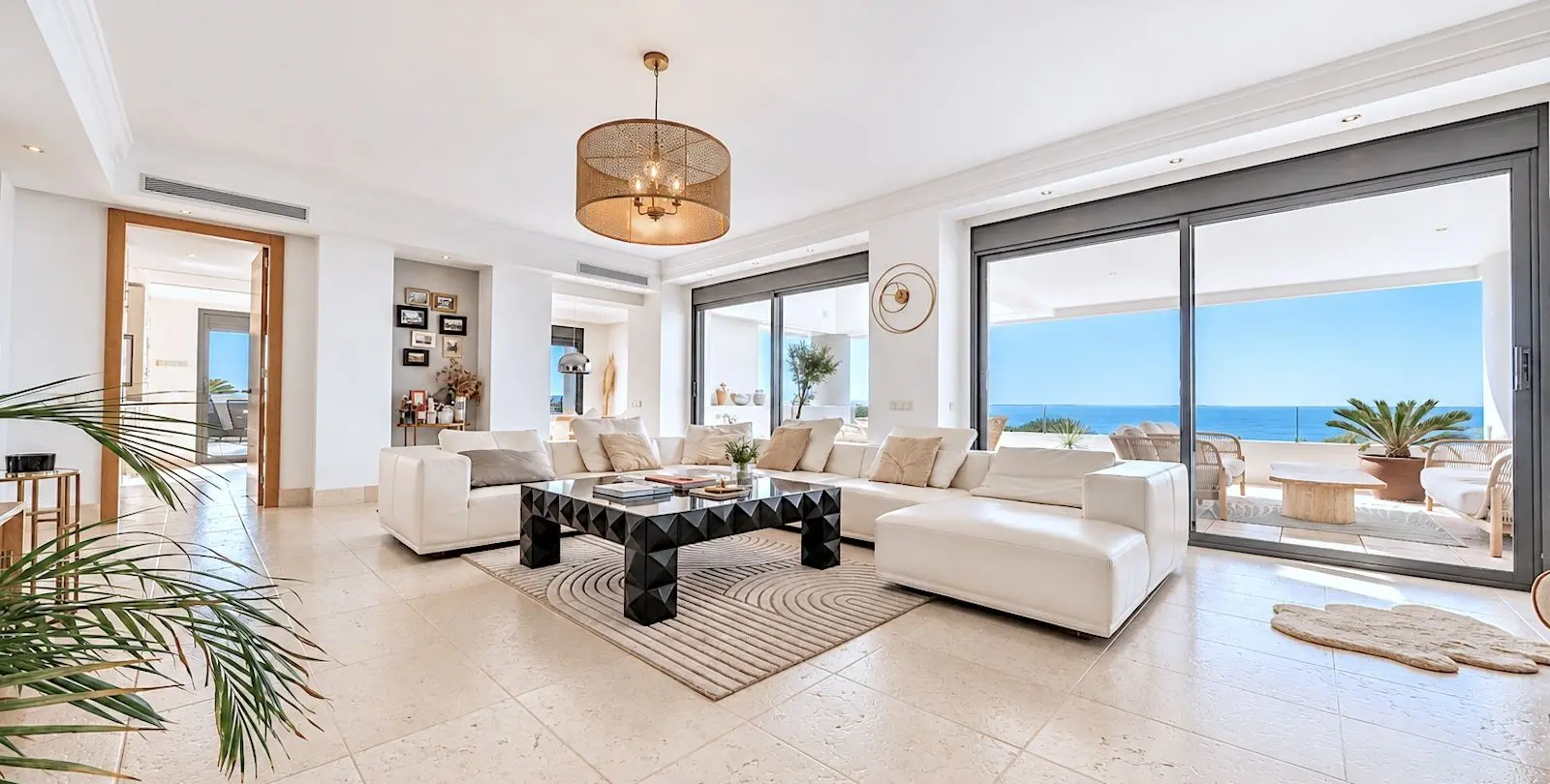 Sale of penthouse in Altos de los Monteros 2