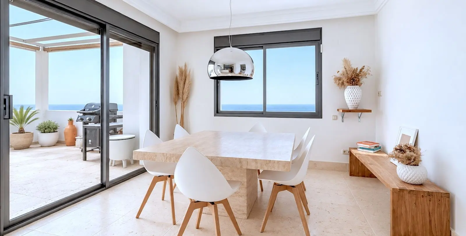 Sale of penthouse in Altos de los Monteros 10