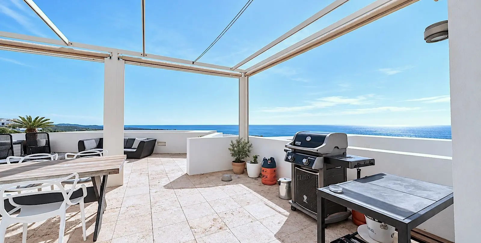 Sale of penthouse in Altos de los Monteros 11