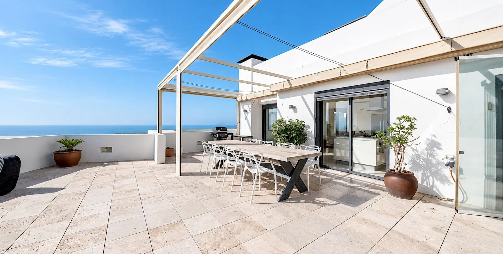 Sale of penthouse in Altos de los Monteros 13
