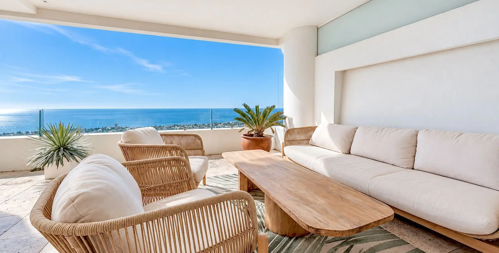 Sale of penthouse in Altos de los Monteros 16