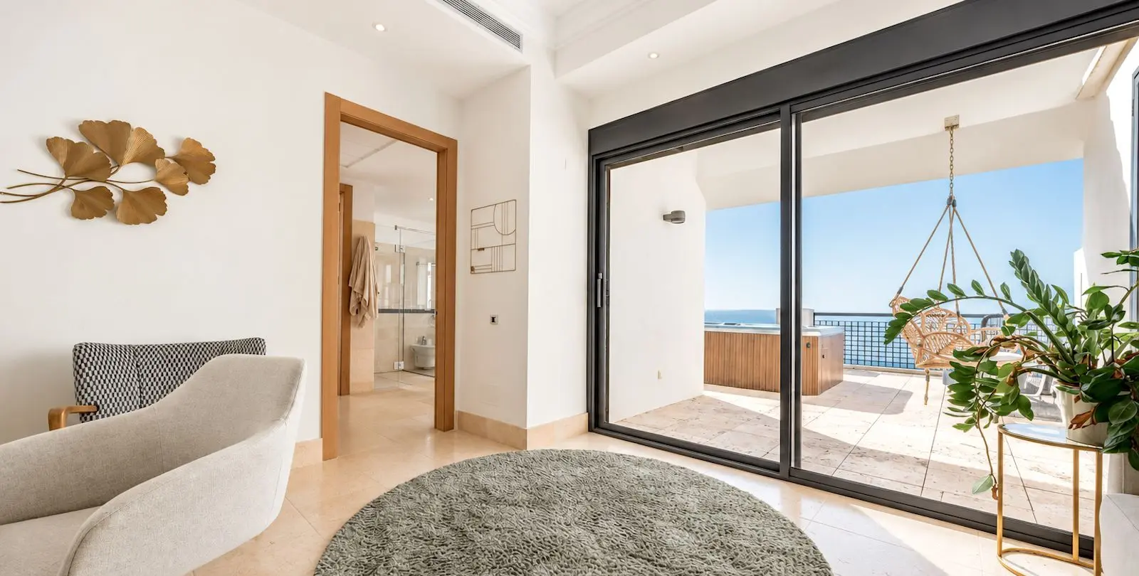 Sale of penthouse in Altos de los Monteros 20