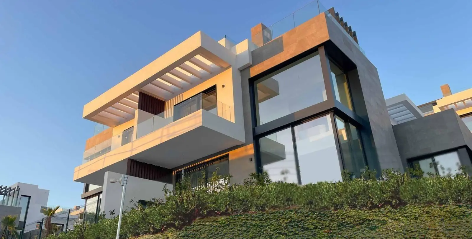 Sale of semi-detached house in Marbella 1