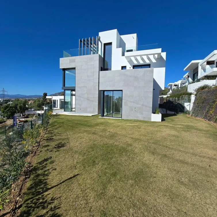 Venta de casa pareada en Marbella