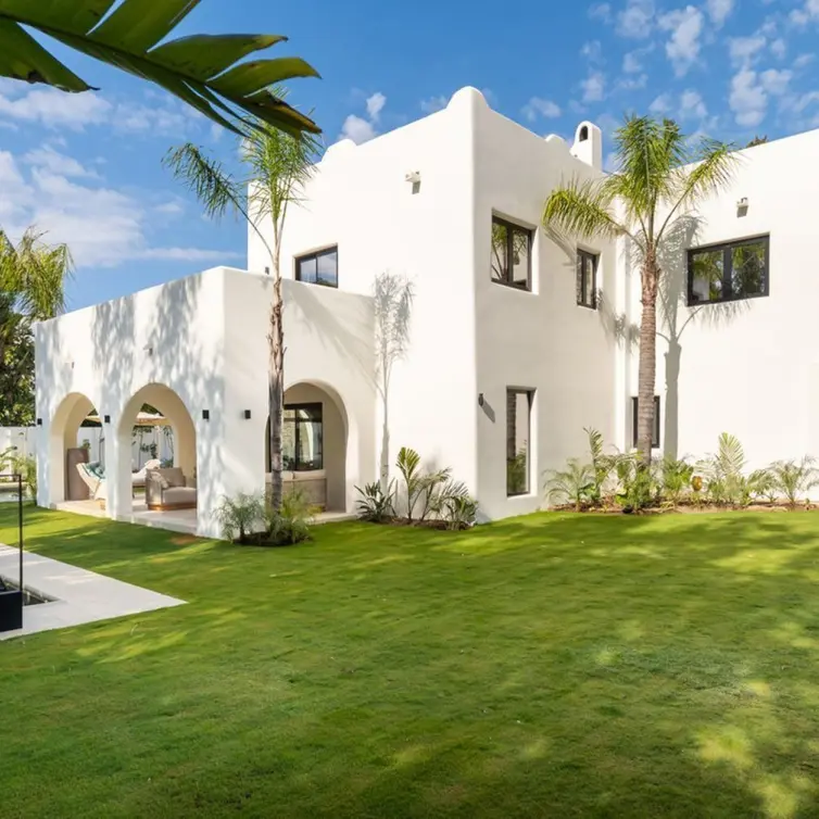 Venta de villa independiente en Guadalmina Baja
