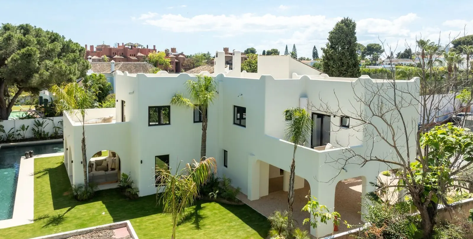 Sale of detached villa in Guadalmina Baja 4